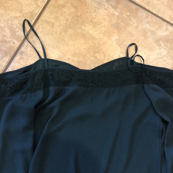 Express Off the Shoulder Blouse - Picture 5 of 6